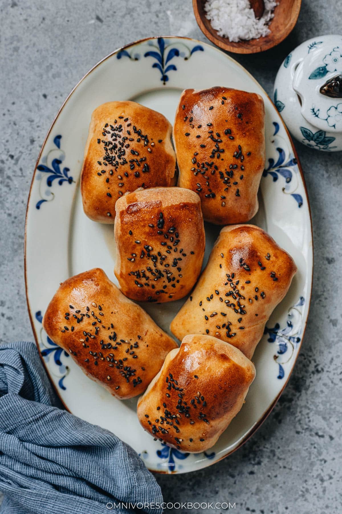Kao Bao Zi (Chinese baked buns with lamb filling)